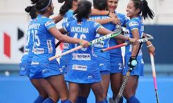 शिवराज महिला हॉकी टीम के सदस्यों को करेंगे सम्मानित शिवराज महिला हॉकी टीम के सदस्यों को करेंगे सम्मानित