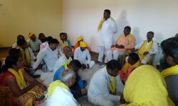 सुभासपा की बैठक में जनसभा की तैयारियों की समीक्षा सुभासपा की बैठक में जनसभा की तैयारियों की समीक्षा