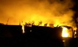 आग लगने से लाखों की सम्पत्ति का नुकसान आग लगने से लाखों की सम्पत्ति का नुकसान