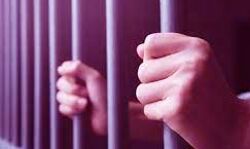 पूर्व मंत्री को पति के साथ पांच वर्षाें की जेल