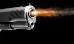 दो सुरक्षाकर्मियों के बीच हुए विवाद में चली गोली -एक की मौत दो सुरक्षाकर्मियों के बीच हुए विवाद में चली गोली -एक की मौत