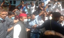 गुनाहों पर पर्दा-अखिलेश से पहले मनीष की पत्नी को ले जाने की कोशिश