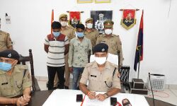 वाहनों के जखीरे के साथ दो शातिर गिरफ्तार वाहनों के जखीरे के साथ दो शातिर गिरफ्तार