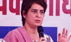 प्रियंका ने कांग्रेस सचिवों के साथ की बैठक