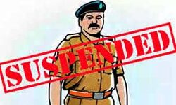 कारोबारी को पीटने वाला पुलिस इंस्पेक्टर निलंबित कारोबारी को पीटने वाला पुलिस इंस्पेक्टर निलंबित