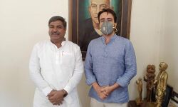 नूर सलीम राणा ने थामा रालोद का दामन, अब चलाएंगे हैंड पंप नूर सलीम राणा ने थामा रालोद का दामन, अब चलाएंगे हैंड पंप