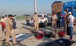 दिल्ली मेरठ एक्सप्रेस वे पर हादसा, खड़े ट्रक से टकराई कार, पांच मरे दिल्ली मेरठ एक्सप्रेस वे पर हादसा, खड़े ट्रक से टकराई कार, पांच मरे