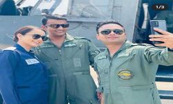 कंगना रनौत ने तेजस के सेट से तस्वीर शेयर की