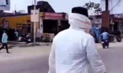 जिन्हे पुलिस गाड़ियों में तलाशंती रही, वह पैदल ही मंजिल की तरफ बढ रहे थे जिन्हे पुलिस गाड़ियों में तलाशंती रही, वह पैदल ही मंजिल की तरफ बढ रहे थे