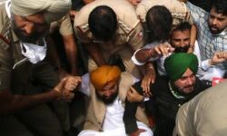 लखीमपुर हिंसा-राजभवन के सामने धरना, नवजोत सिद्दू गिरफ्तार