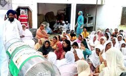 फंसा फच्चर- 2 किसानों का अंतिम संस्कार से इंकार मांगी पीएम रिपोर्ट फंसा फच्चर- 2 किसानों का अंतिम संस्कार से इंकार मांगी पीएम रिपोर्ट