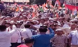 निकाला पैदल मार्च, की प्रियंका की रिहाई की मांग निकाला पैदल मार्च, की प्रियंका की रिहाई की मांग