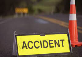 सड़क दुर्घटना में तीन पुलिसकर्मियों की मौत