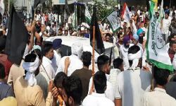 पर्चा भरने गए BJP कैंडिडेट का जमकर किया विरोध-दिखाए काले झंडे पर्चा भरने गए BJP कैंडिडेट का जमकर किया विरोध-दिखाए काले झंडे