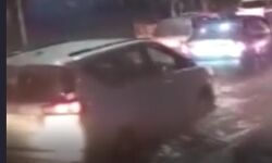 बारिश ने ढाया कहर-घरों में घुटनों तक पानी-सड़कों पर तैर रही गाड़ियां बारिश ने ढाया कहर-घरों में घुटनों तक पानी-सड़कों पर तैर रही गाड़ियां