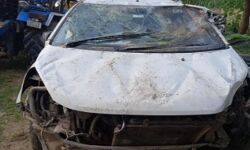 DCM और कार की भीषण भिड़ंत में तीन युवकों की मौत DCM और कार की भीषण भिड़ंत में तीन युवकों की मौत