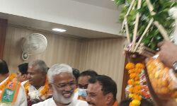 भाकियू के राजू अहलावत ने धारण किया भगवा चोला-थामा भाजपा का दामन भाकियू के राजू अहलावत ने धारण किया भगवा चोला-थामा भाजपा का दामन