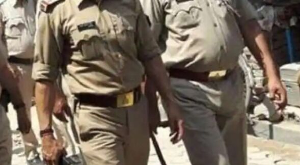 स्मगलरों से गांजा जब्त कर दिया बेच-इंस्पेक्टर समेत 7 पुलिसकर्मी सस्पेंड