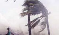 आंधी-तूफान से 15 की मौत, तीन लापता आंधी-तूफान से 15 की मौत, तीन लापता