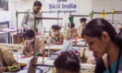 शिक्षा, कौशल के आधार पर रोजगार से जुड़ रहीं महिलाएं शिक्षा, कौशल के आधार पर रोजगार से जुड़ रहीं महिलाएं