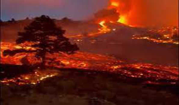 ज्वालामुखी विस्फोट: सैंकड़ों लोगों को सुरक्षित स्थानों पर पहुंचाया गया