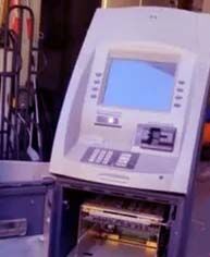 कबाड़ी से खरीदी पुरानी एटीएम मशीन- निकली रकम- हो गया मालामाल