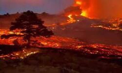 ज्वालामुखी विस्फोट: सैंकड़ों लोगों को सुरक्षित स्थानों पर पहुंचाया गया ज्वालामुखी विस्फोट: सैंकड़ों लोगों को सुरक्षित स्थानों पर पहुंचाया गया