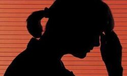शौहदों के हौसले बुलंद-मनचले से तंग दो बहनों ने जाना छोड़ा कॉलेज