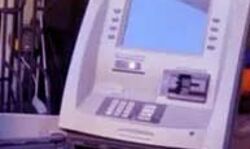 कबाड़ी से खरीदी पुरानी एटीएम मशीन- निकली रकम- हो गया मालामाल