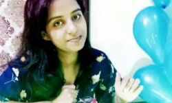 मेडिकल की पढ़ाई कर रही छात्रा हॉस्टल में फांसी पर लटकी मिली मेडिकल की पढ़ाई कर रही छात्रा हॉस्टल में फांसी पर लटकी मिली