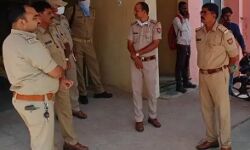 युवती से गैंगरेप-सपा एवं BSP  जिला अध्यक्ष अरेस्ट-JE के गिरेबान पर भी हाथ