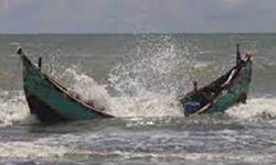 नौका पलटने से चार प्रवासियों की मौत - 21 लापता