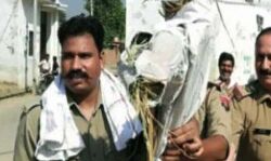 PM CM के पुतले जलाने पर अडे किसान-पुलिस से नोकझोंक-कई नजरबंद