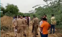 सवारी बनकर बैठे बदमाशों ने मारा लम्बा हाथ-लूट लिये 7 करोड़ के मोबाइल सवारी बनकर बैठे बदमाशों ने मारा लम्बा हाथ-लूट लिये 7 करोड़ के मोबाइल