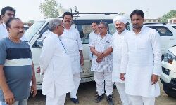 अखिलेश की रैली के लिए सपा ने झोंकी ताकत-गांव दर गांव किया संपर्क अखिलेश की रैली के लिए सपा ने झोंकी ताकत-गांव दर गांव किया संपर्क