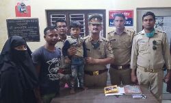पुलिस फिर बनी पब्लिक का सहारा-एक घंटे में बिछड़े बालक को मिलाया पुलिस फिर बनी पब्लिक का सहारा-एक घंटे में बिछड़े बालक को मिलाया
