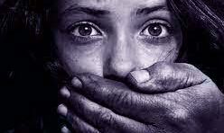 जंगल राज - नाबालिग लड़की को अगवा कर 60 हजार में बेचा जंगल राज - नाबालिग लड़की को अगवा कर 60 हजार में बेचा