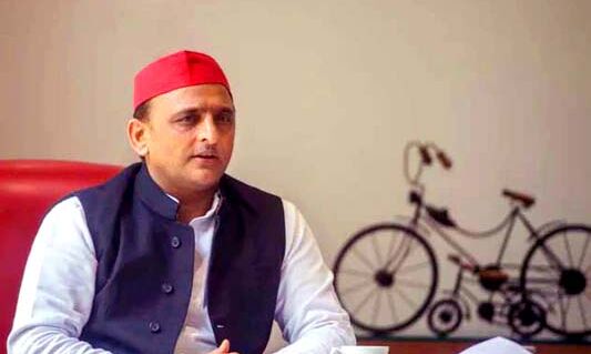 गरीबों की जेब काटकर अमीरों की तिजोरियां भर रही है भाजपा: अखिलेश गरीबों की जेब काटकर अमीरों की तिजोरियां भर रही है भाजपा: अखिलेश