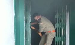 यूनाइटेड बैंक में लगी आग-कंप्यूटर समेत अन्य सामान राख
