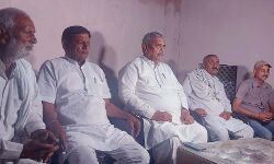 कांग्रेस को UP वेस्ट में बड़ा झटका - पूर्व MP ने छोड़ी पार्टी