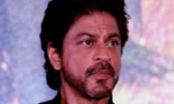 शाहरुख के घर मन्नत पर एनसीबी की दबिश-सर्च ऑपरेशन जारी