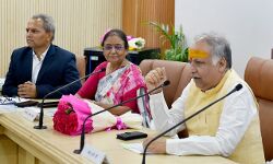 बोले काबीना मंत्री- जनता की समस्याओं को दूर करने में बनें आप सहायक बोले काबीना मंत्री- जनता की समस्याओं को दूर करने में बनें आप सहायक