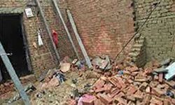 जर्जर मकान जमीदोज - चार मरे