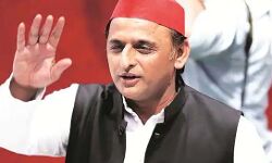 सिलेंडर बन गया है स्टूल- झूठ के फूल की नहीं दोहराएँगे भूल- अखिलेश