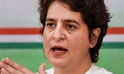 महंगाई को लेकर प्रियंका का मोदी पर तंज- 97 प्रतिशत परिवारों की घटी आय महंगाई को लेकर प्रियंका का मोदी पर तंज- 97 प्रतिशत परिवारों की घटी आय