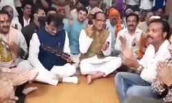 मंत्रियों संग CM बैठे धरने पर- मंहगाई डायन खाय जात है- देखें वीडियो