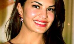 जैकलीन ने 40 लड़कियों के जीवन को बदलने का संकल्प लिया जैकलीन ने 40 लड़कियों के जीवन को बदलने का संकल्प लिया