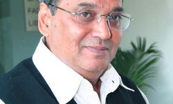 36 फार्महाउस में गीतकार-संगीतकार के किरदार में नजर आयेंगे सुभाष घई 36 फार्महाउस में गीतकार-संगीतकार के किरदार में नजर आयेंगे सुभाष घई