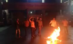 हार से चारों तरफ हाहाकार- T 20 में हार पर छात्रों ने फूंका पुतला हार से चारों तरफ हाहाकार- T 20 में हार पर छात्रों ने फूंका पुतला