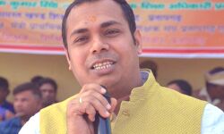 जिलाधिकारी का खाद गोदाम पर छापा-मचा हडकंप, दिए यह निर्देश जिलाधिकारी का खाद गोदाम पर छापा-मचा हडकंप, दिए यह निर्देश